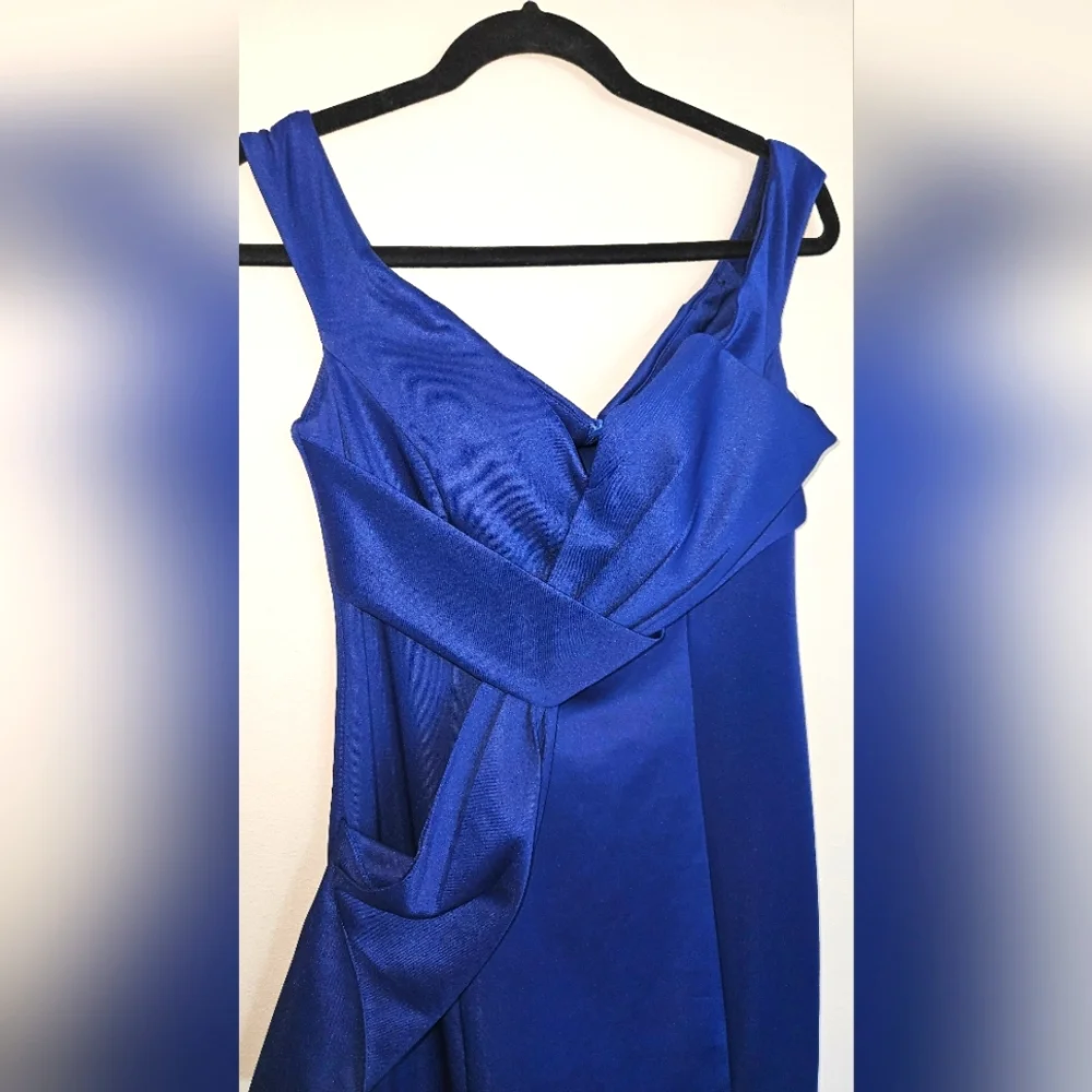 NWT Elegant Blue Evening Gown - Picture 2 of 9